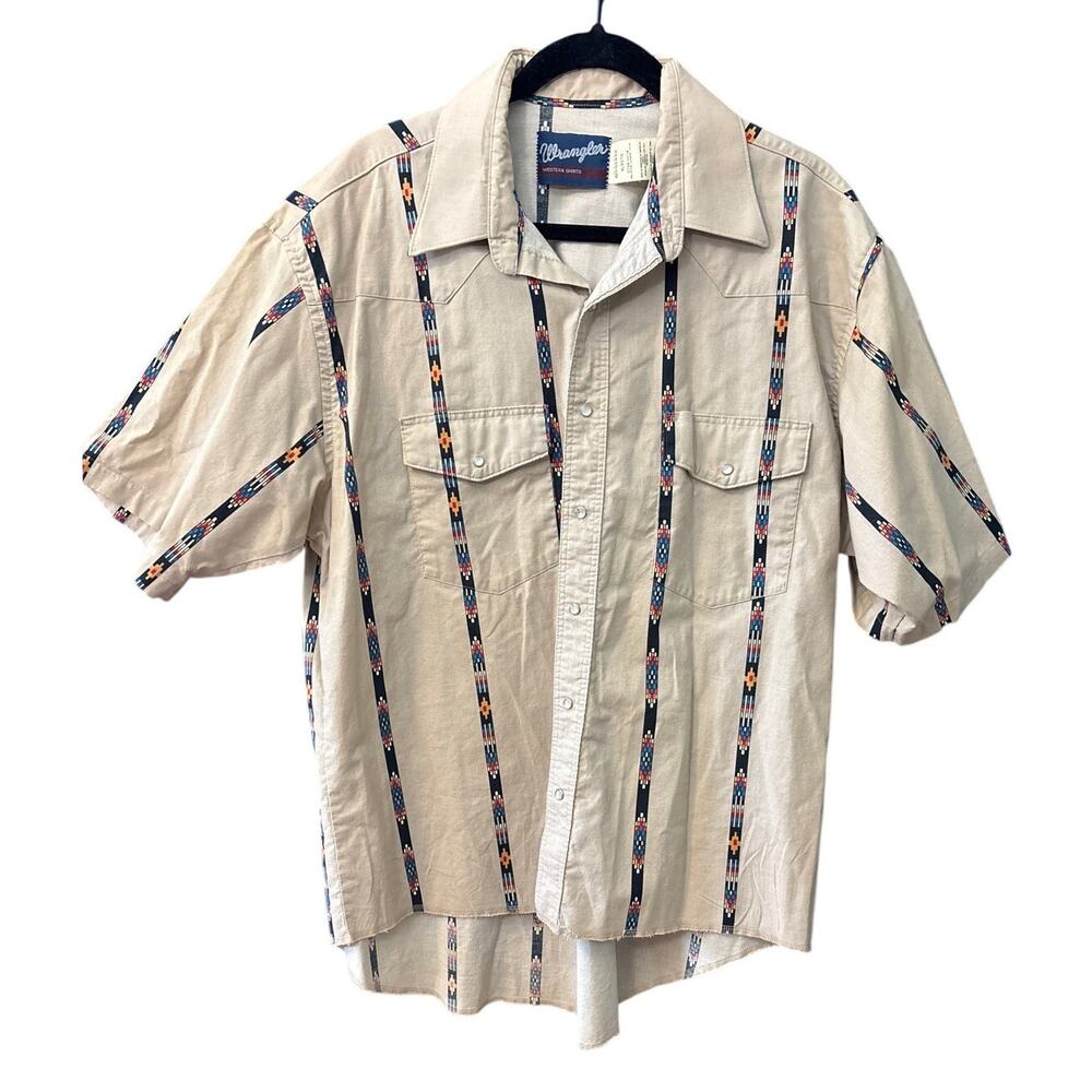 Vintage Wrangler men's Western Pearl Snap Shirt  Aztec/Southwestern pattern - XL